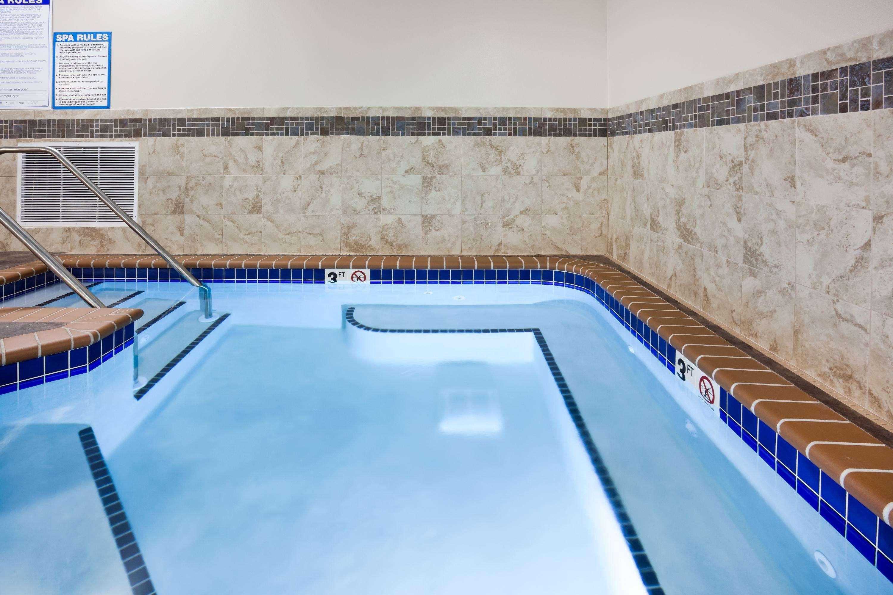 Americinn By Wyndham Dewitt Buitenkant foto
